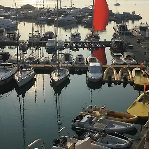 Hirondelle Port Apartment